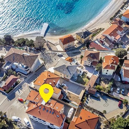 Apartments Happy Stay Center Baska Exterior photo
