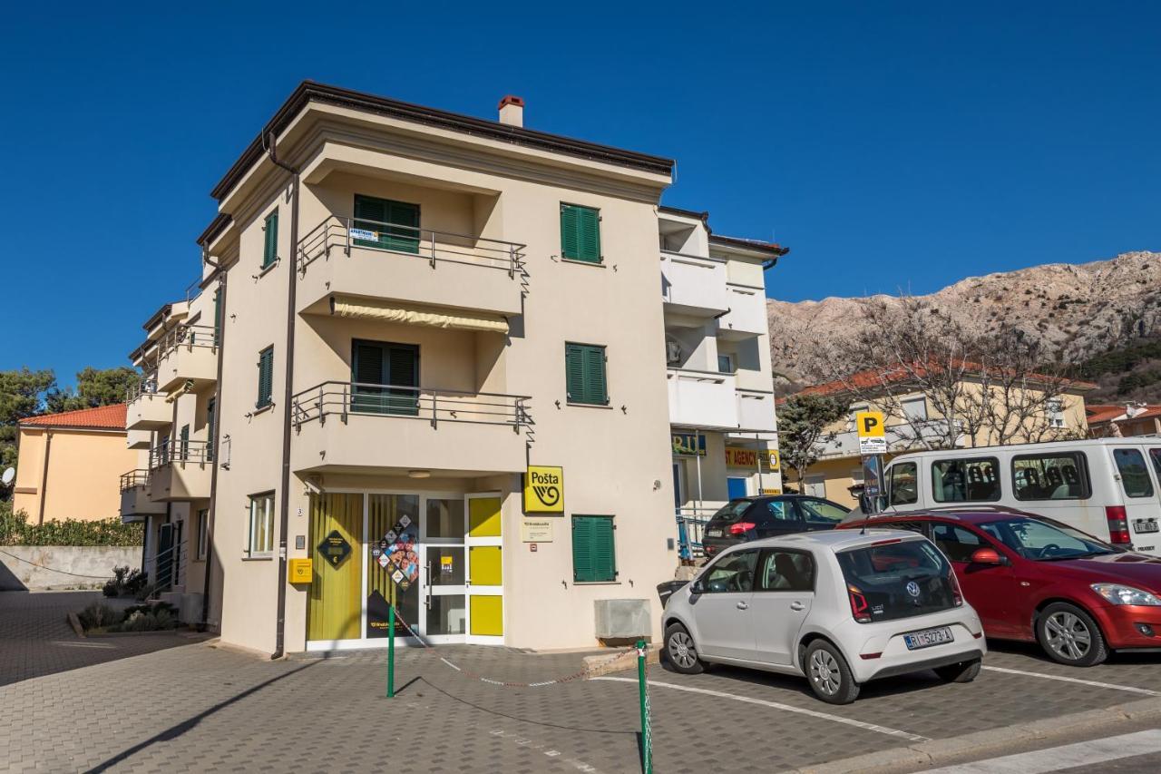 Apartments Happy Stay Center Baska Exterior photo