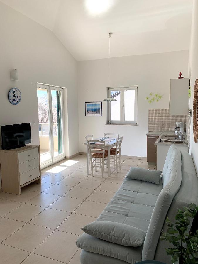 Apartments Happy Stay Center Baska Exterior photo